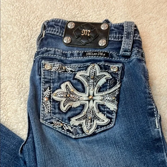 Girls Miss Me Jeans - Picture 2 of 9